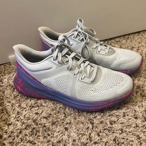 Lululemon Blissfeel Women’s Running Shoe. Size 7.5. Grey, purple and pink.